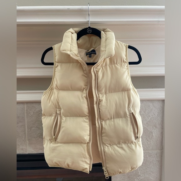 *NEW* Tuckernuck Pomander Place cream Asher puffer vest - Picture 1 of 1